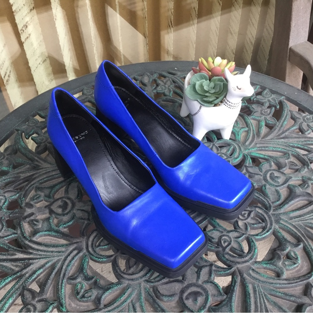 Vagabond “Edwina” Electric Blue Square-Toe Block Heel Pumps